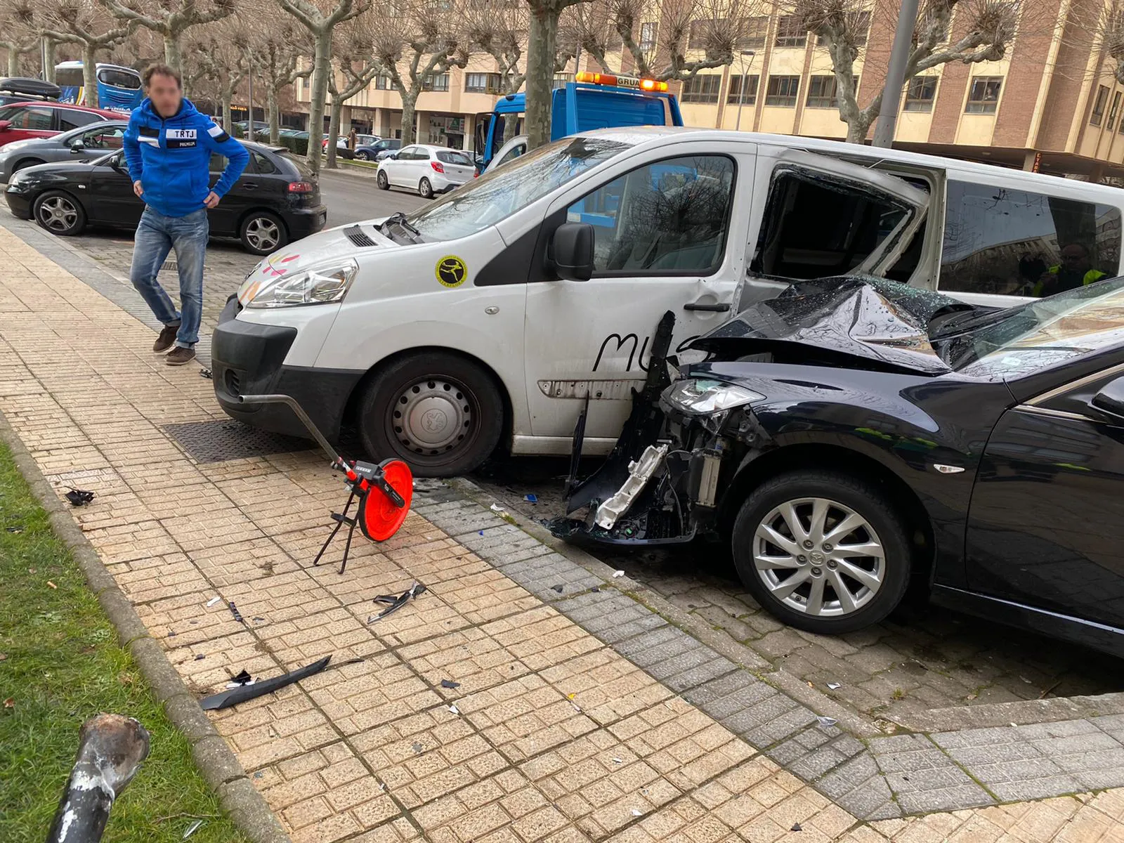 Dos personas resultan heridas por un accidente de alcance en la calle Vitoria