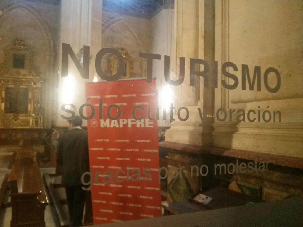 Catedral de Burgos: ¿lugar de culto o sala de convenciones y congresos?