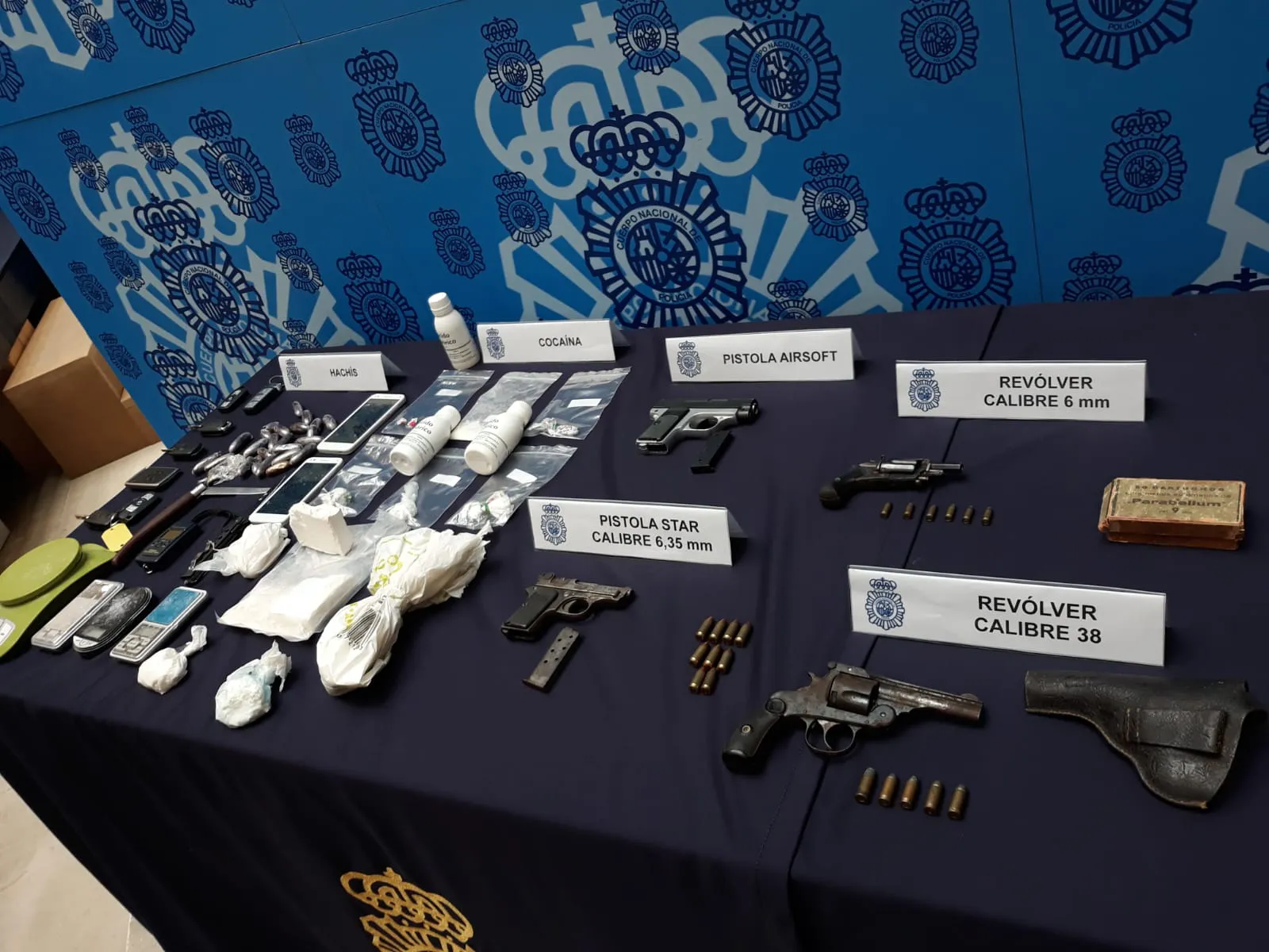 La Policía Nacional detiene a 4 personas por un delito contra la salud pública