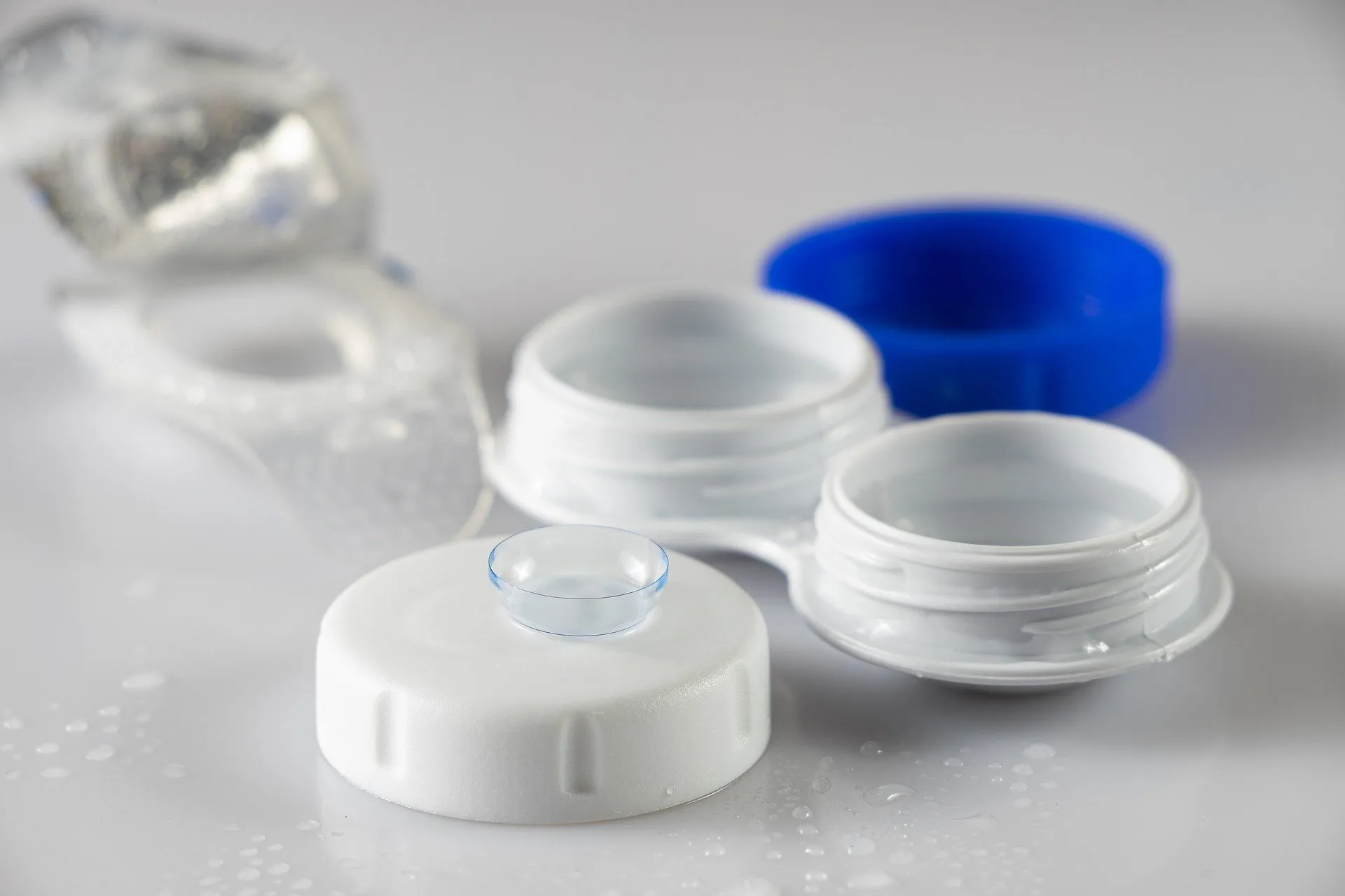 La innovación mejora los materiales y los diseños de las lentillas para el control de la miopía infantil