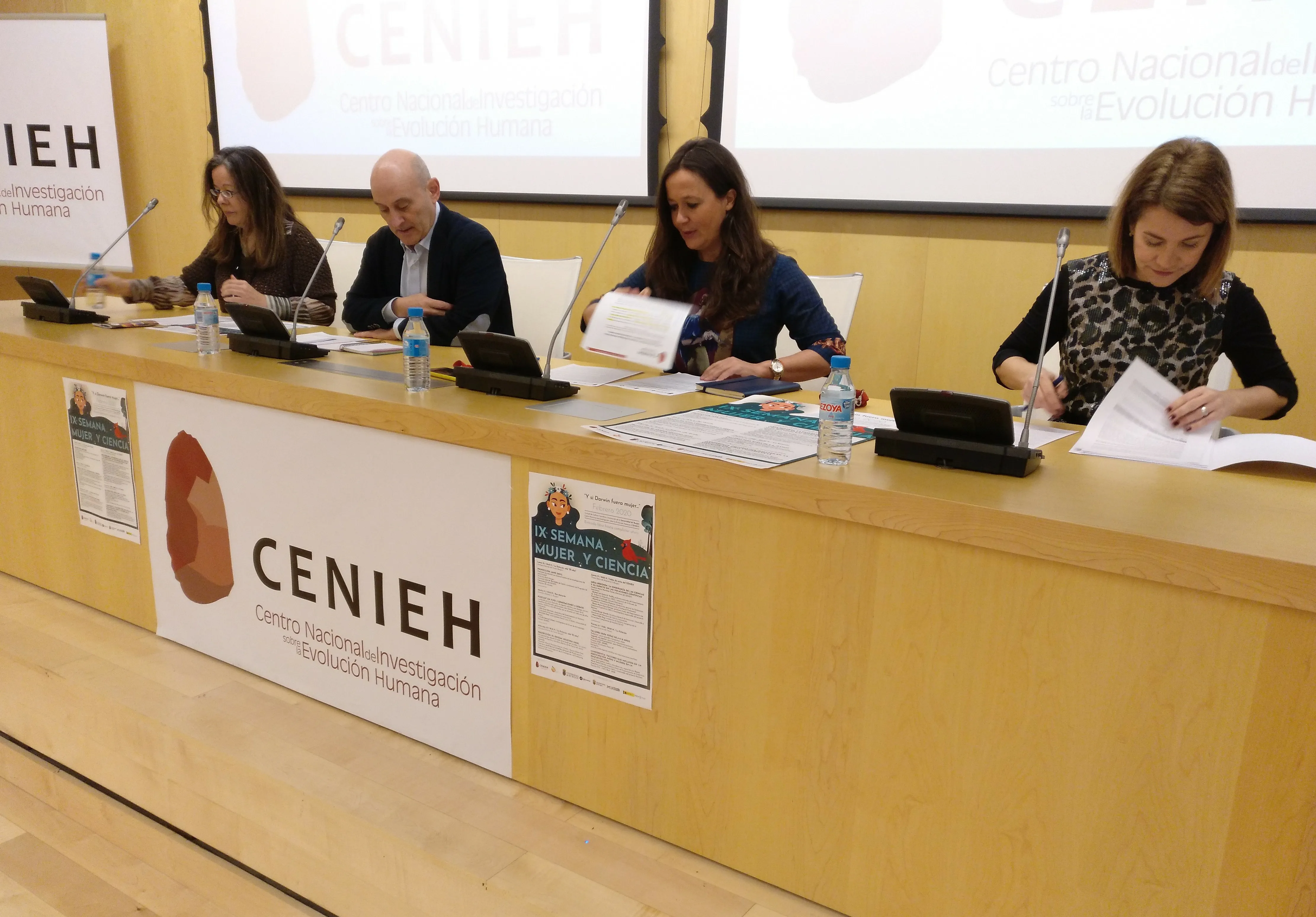 La IX Semana Mujer y Ciencia trata de dar respuesta a la cuestión: Y si Darwin fuera mujer....