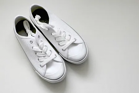 Alexander McQueen continúa arrasando con sus deportivas oversize