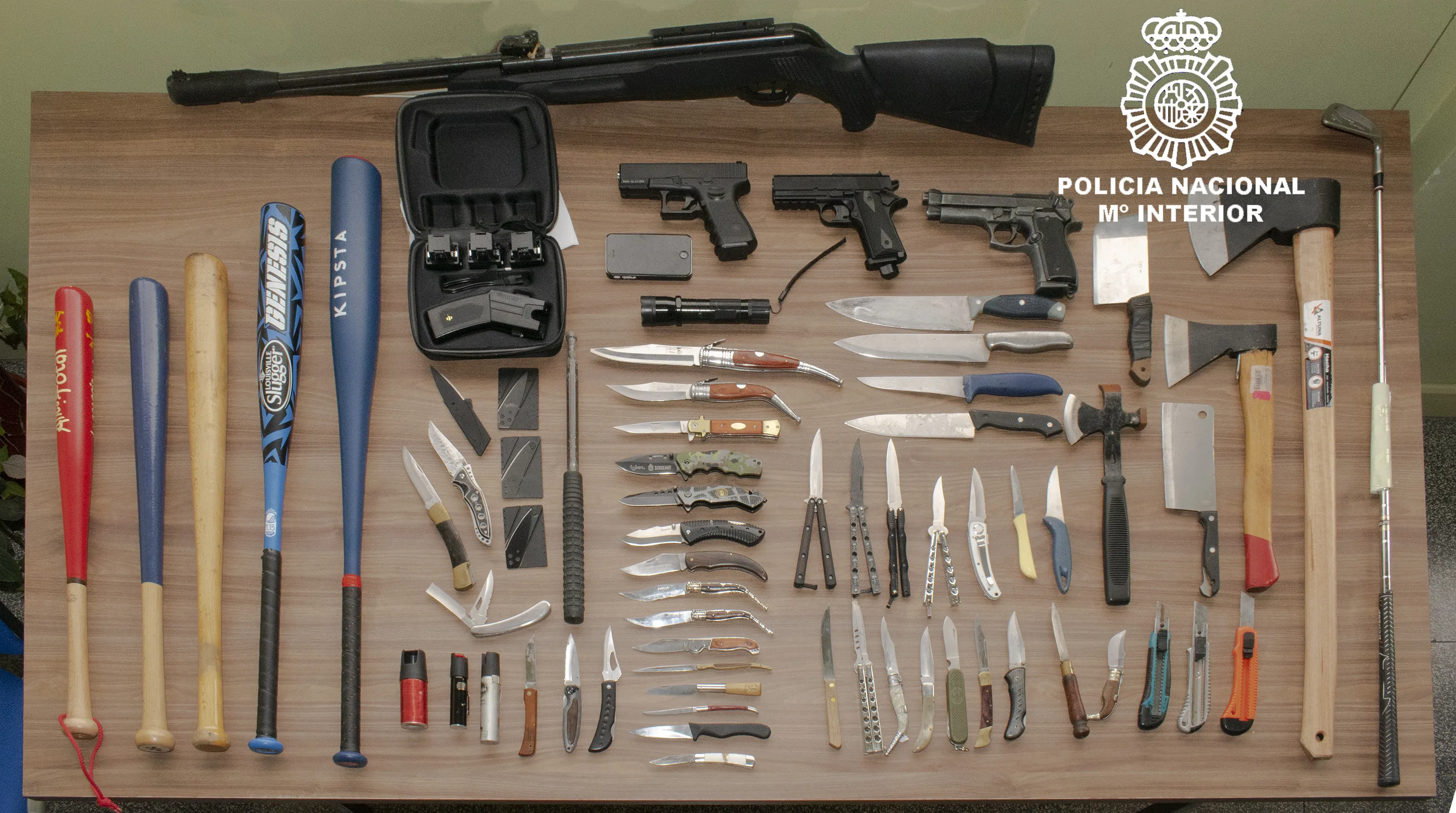 La Policía Nacional de Burgos realizó 354 actas por intervención de armas durante el año 2019