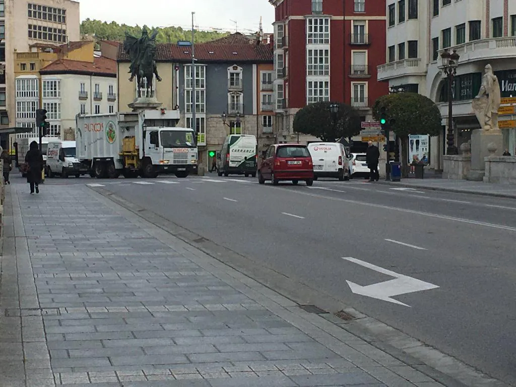 Burgos aplaude el trabajo de los sanitarios al ritmo de la música
