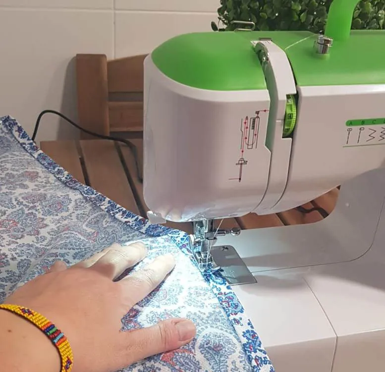 Me quedo en casa Burgos: El aislamiento me ha servido para aprender a coser a máquina