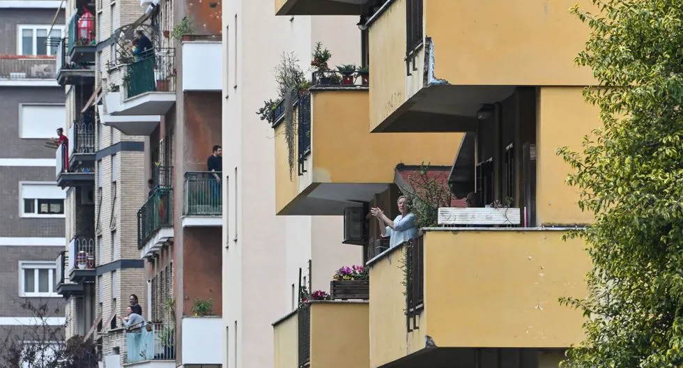 A las 12 al balcón para reclamar servicios públicos