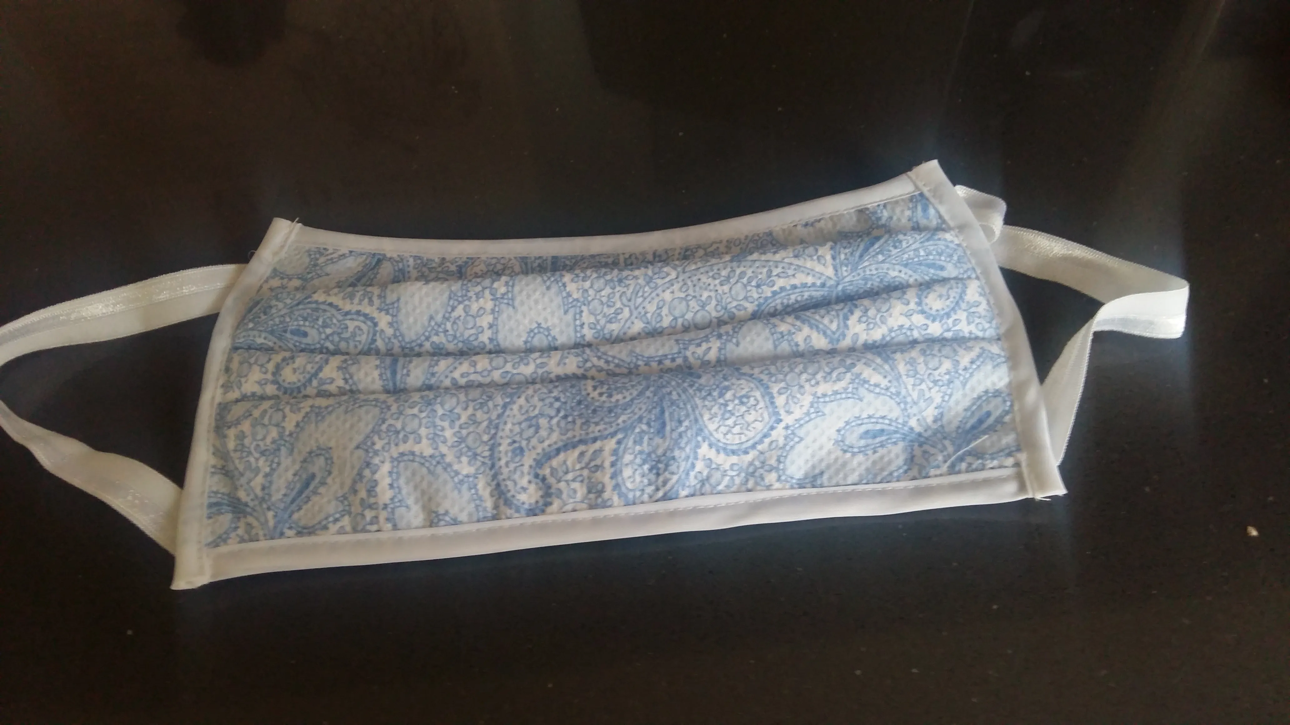 Un pañuelo y dos gomas: crea tu propia mascarilla
