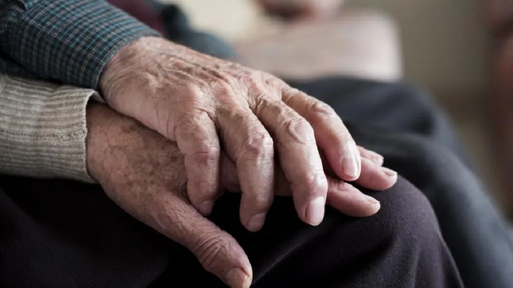 Sanidad inicia un cribado más amplio de casos COVID-19 con los test de punción en el dedo