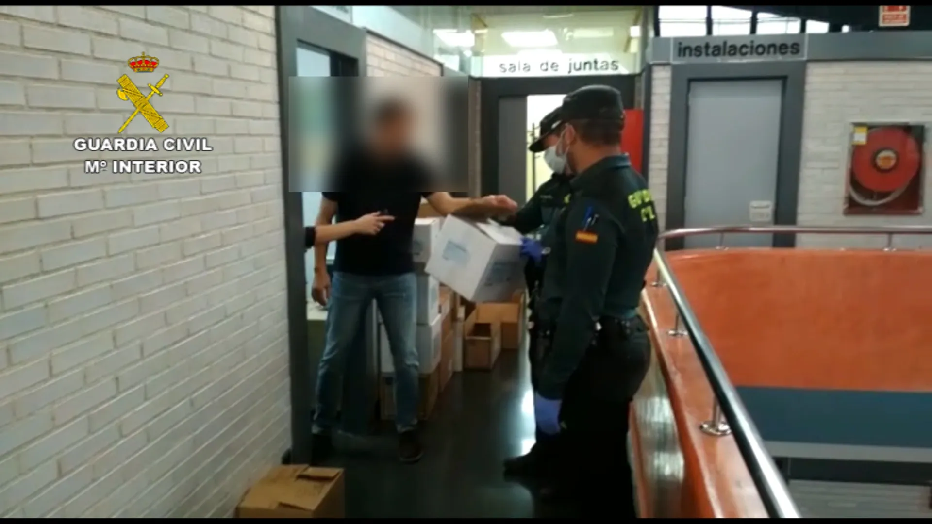 La Guardia Civil colabora en el traslado de test rápidos a residencias de mayores