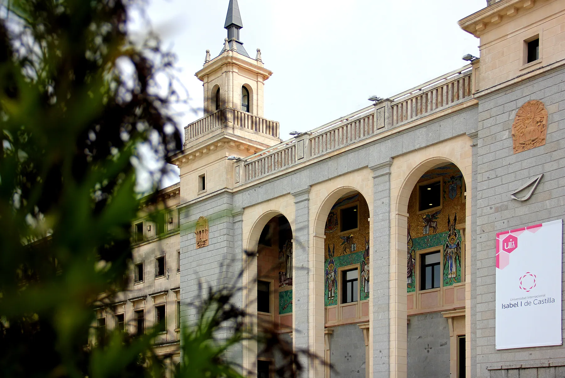 Educación Burgos: La Universidad Isabel I desarrolla con éxito su primera convocatoria de exámenes online