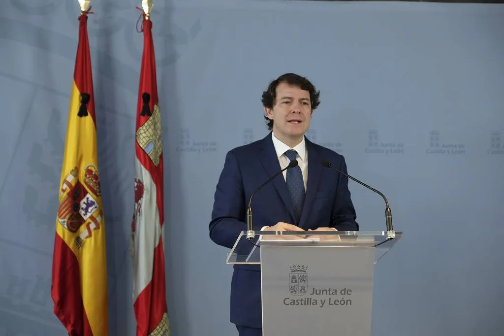 La Junta trabaja en una guía con medidas organizativas y preventivas para la vuelta al trabajo presencial en la Administración