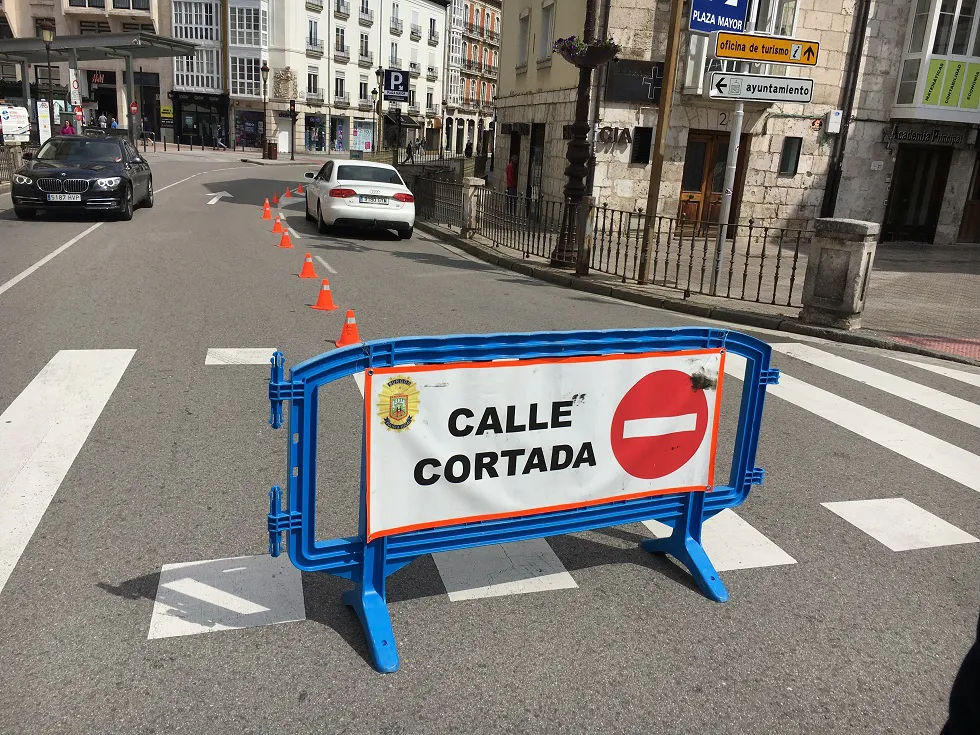 El alcalde decreta la habilitación extraordinaria, temporal y urgente de espacios en la vía pública para priorizar el uso peatonal