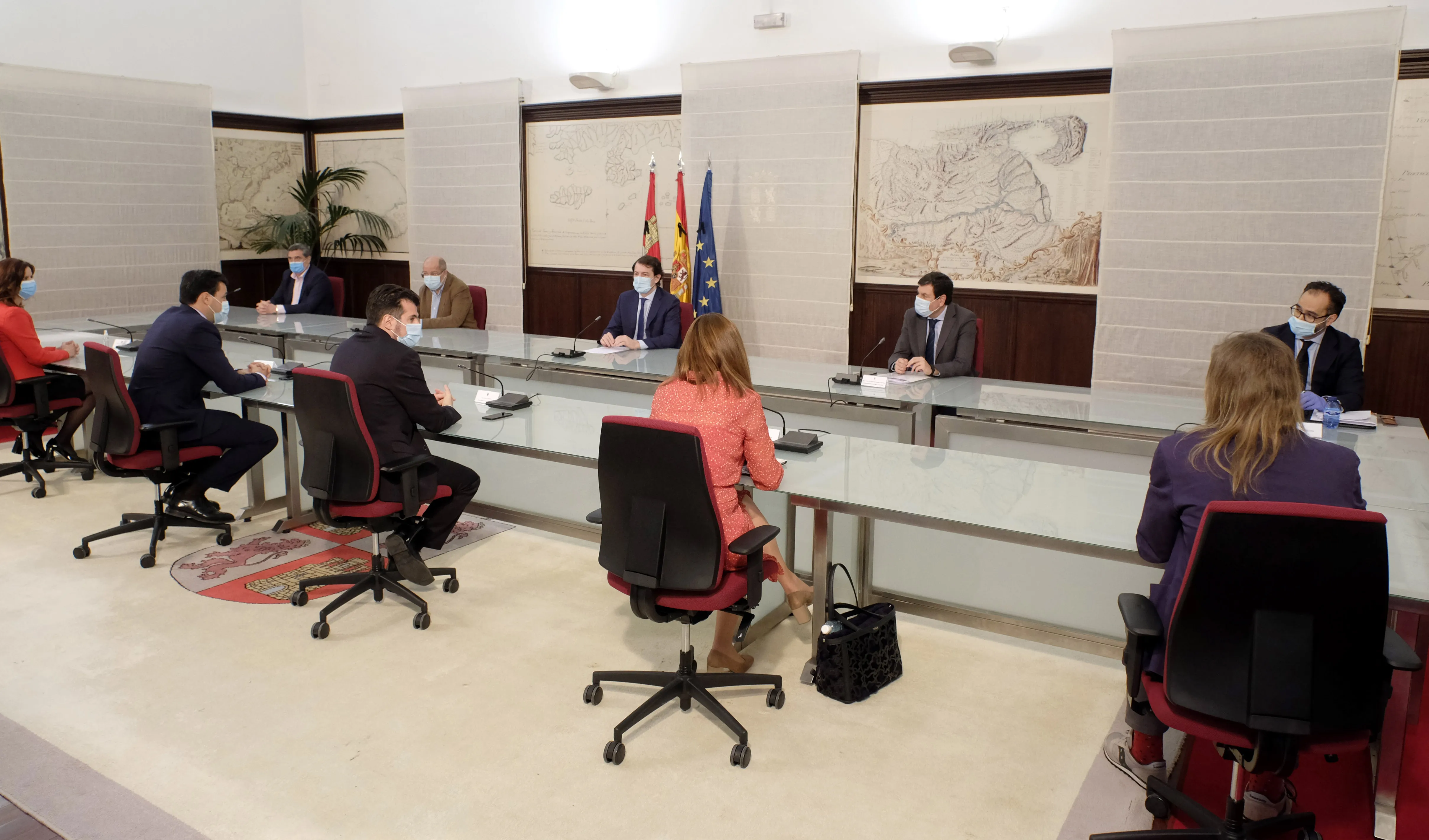 Junta y oposición avanzan en un acuerdo para facilitar la recuperación económica, del empleo y de la cohesión social en Castilla y León
