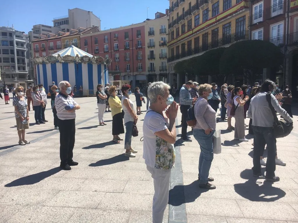 Burgos se une al minuto de silencio solidario por las víctimas de la pandemia