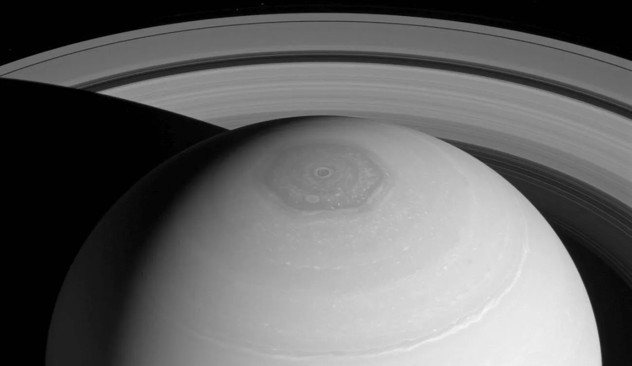 Una posible explicación al hexágono de Saturno