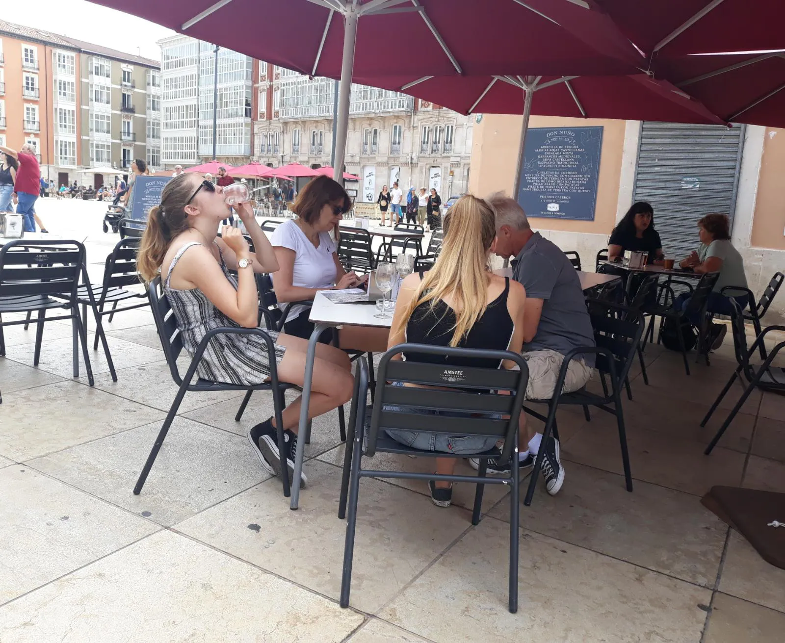 Burgos estrena la fase 3 sin servicio en las barras de los bares, sin discotecas, ni locales de apuestas
