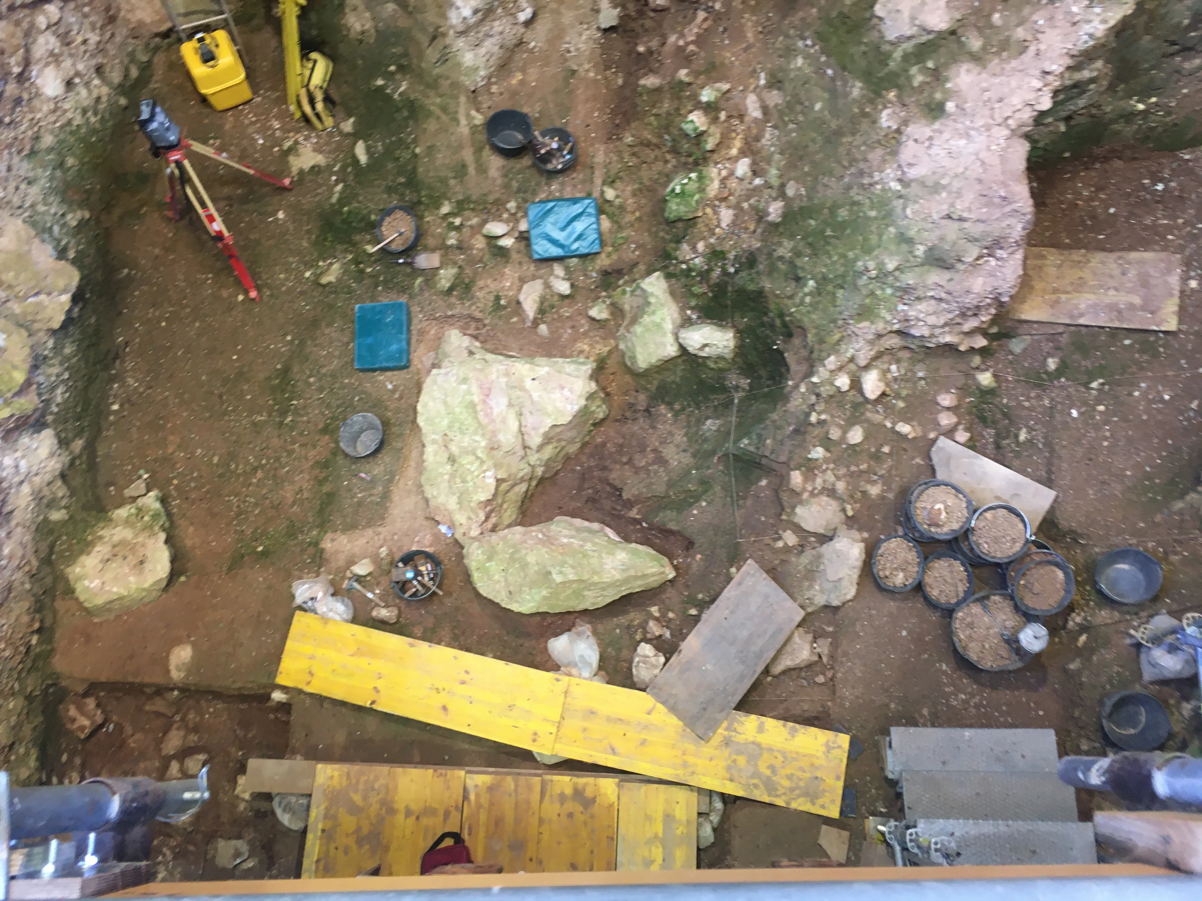 La Junta reconoce importantes retrasos en el regreso a Burgos de los materiales procedentes de los Yacimientos de Atapuerca
