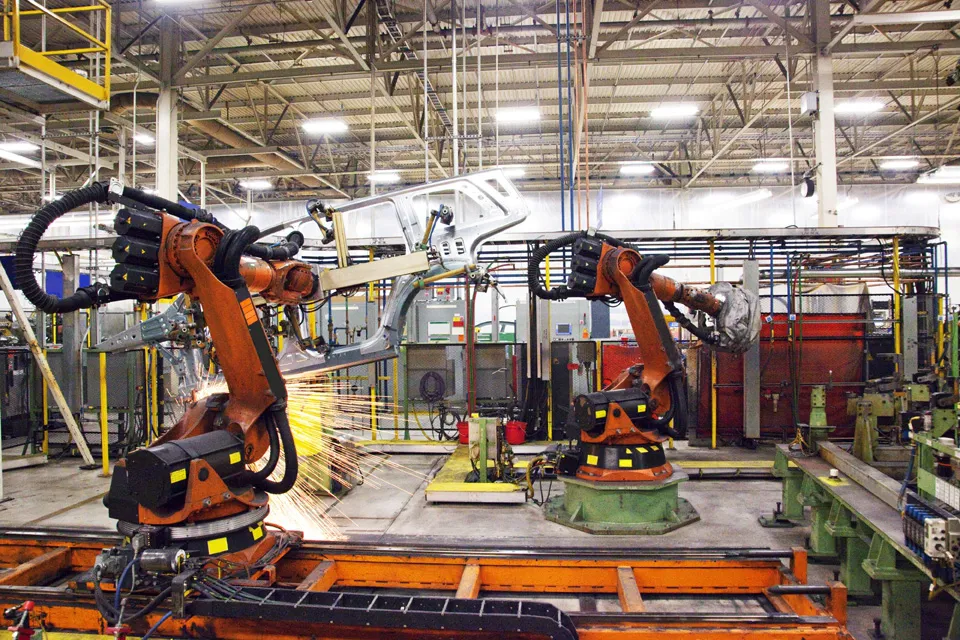 La producción industrial registra en mayo en Castilla y León el cuarto mayor descenso con un 32,6% menos