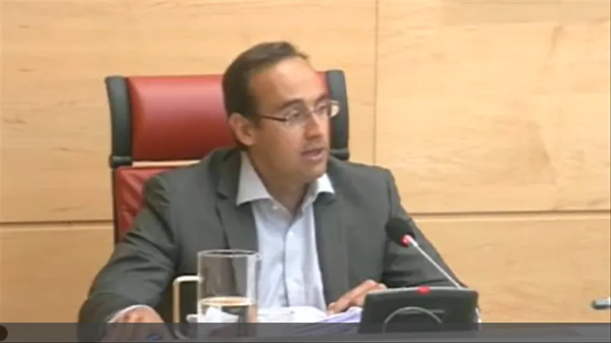 La Junta de Castilla y León pagó a la agencia de noticias de Méndez Pozo cinco veces más que a Efe porque así es la ley de mercado