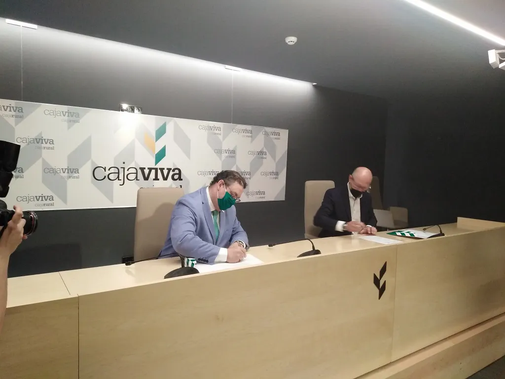 Firmado el convenio de colaboración entre la Fundación Caja Rural y el Aparejadores Rugby Burgos