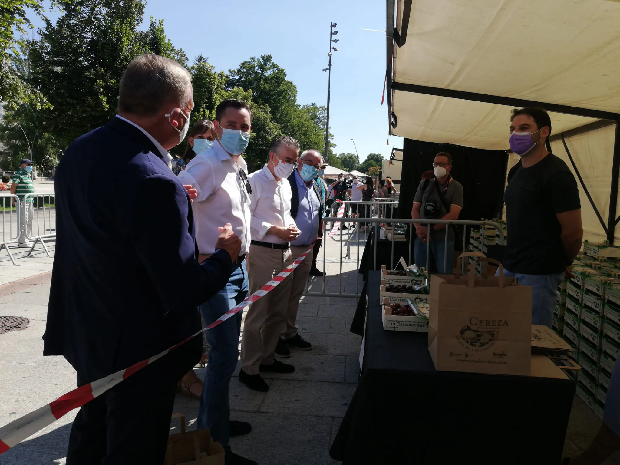El paseo Sierra de Atapuerca, acoge este domingo la Fiesta Gastronómica de la Cereza de las Caderechas en Burgos