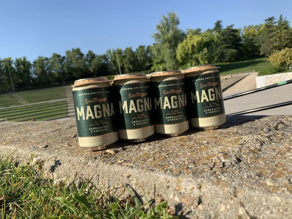 Burgos encabeza la estrategia de Sostenibilidad de Mahou San Miguel sustituyendo sus envases de plástico por cartón biodegradable