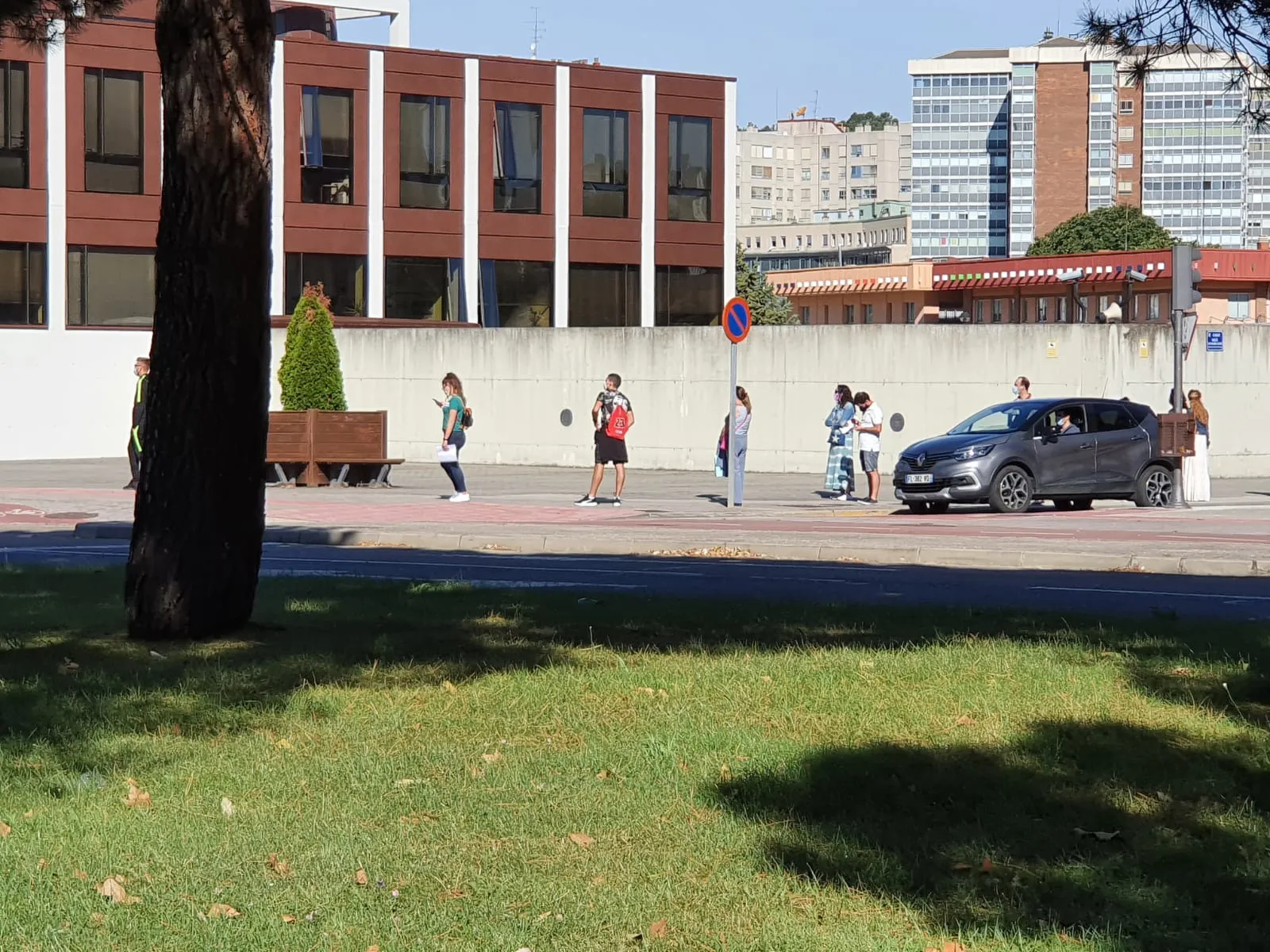 Grandes colas en los Registros de las Administraciones para solicitar ayudas por el coronavirus