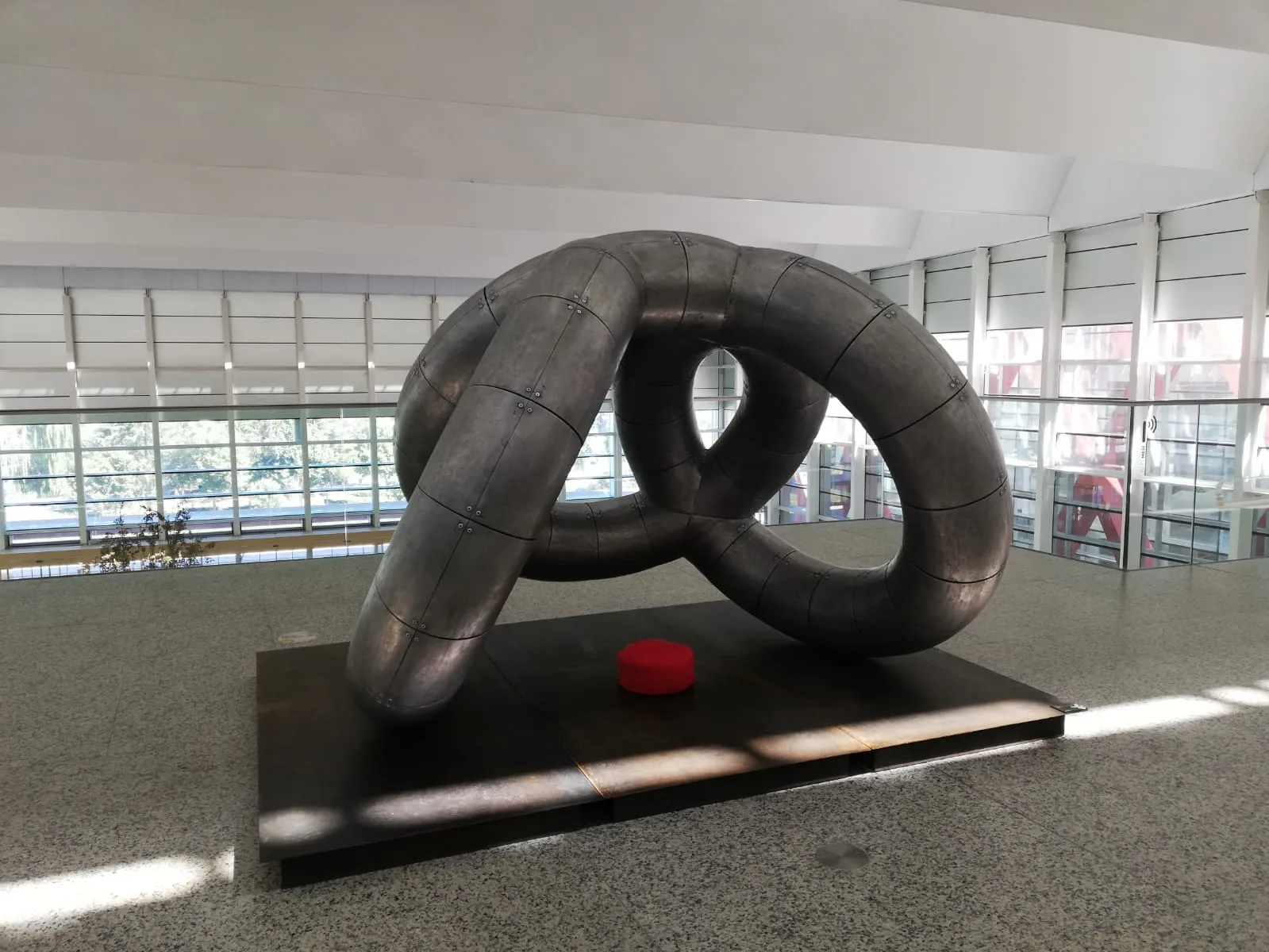 El MEH presenta la exposición ‘Origen Humano’ del artista Óscar Martín de Burgos