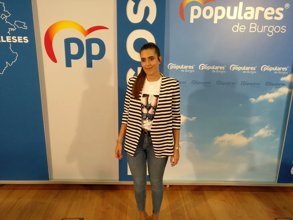 Andrea Ballesteros entra en el Ayuntamiento como nueva concejala del PP con mucha ilusión