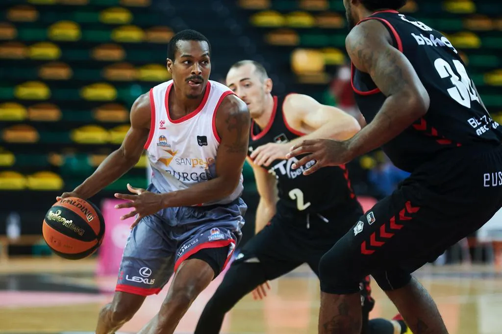 Baloncesto Burgos: 75-85. El Hereda San Pablo Burgos regresa con triunfo del Bilbao Arena