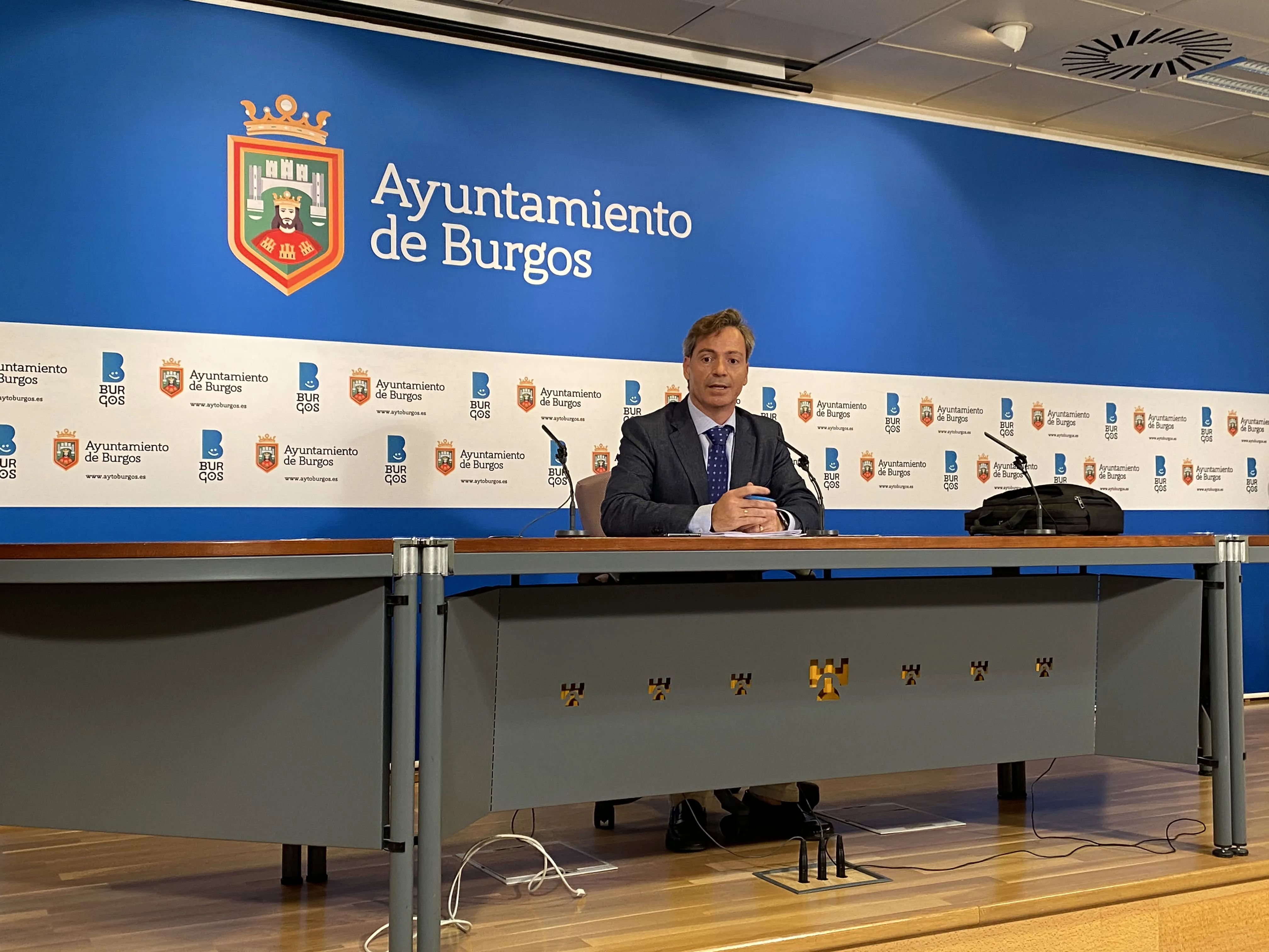 Barriada denuncia la dejadez de De la Rosa en el mantenimiento de las Instalaciones Deportivas