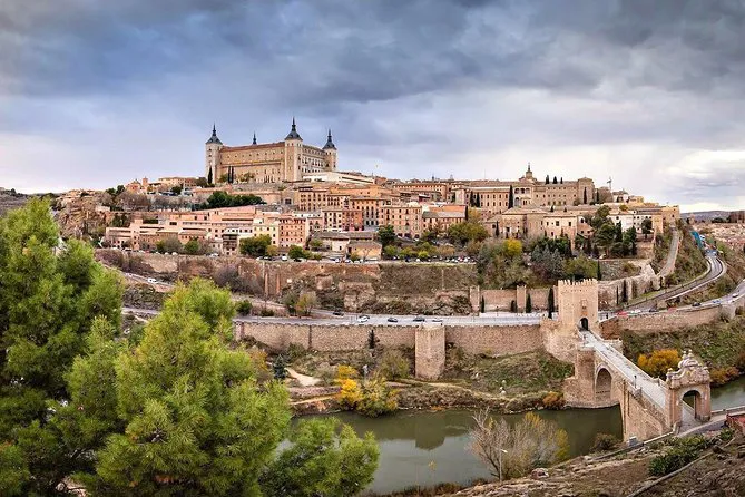 Los 5 destinos románticos más elegidos de España para este otoño
