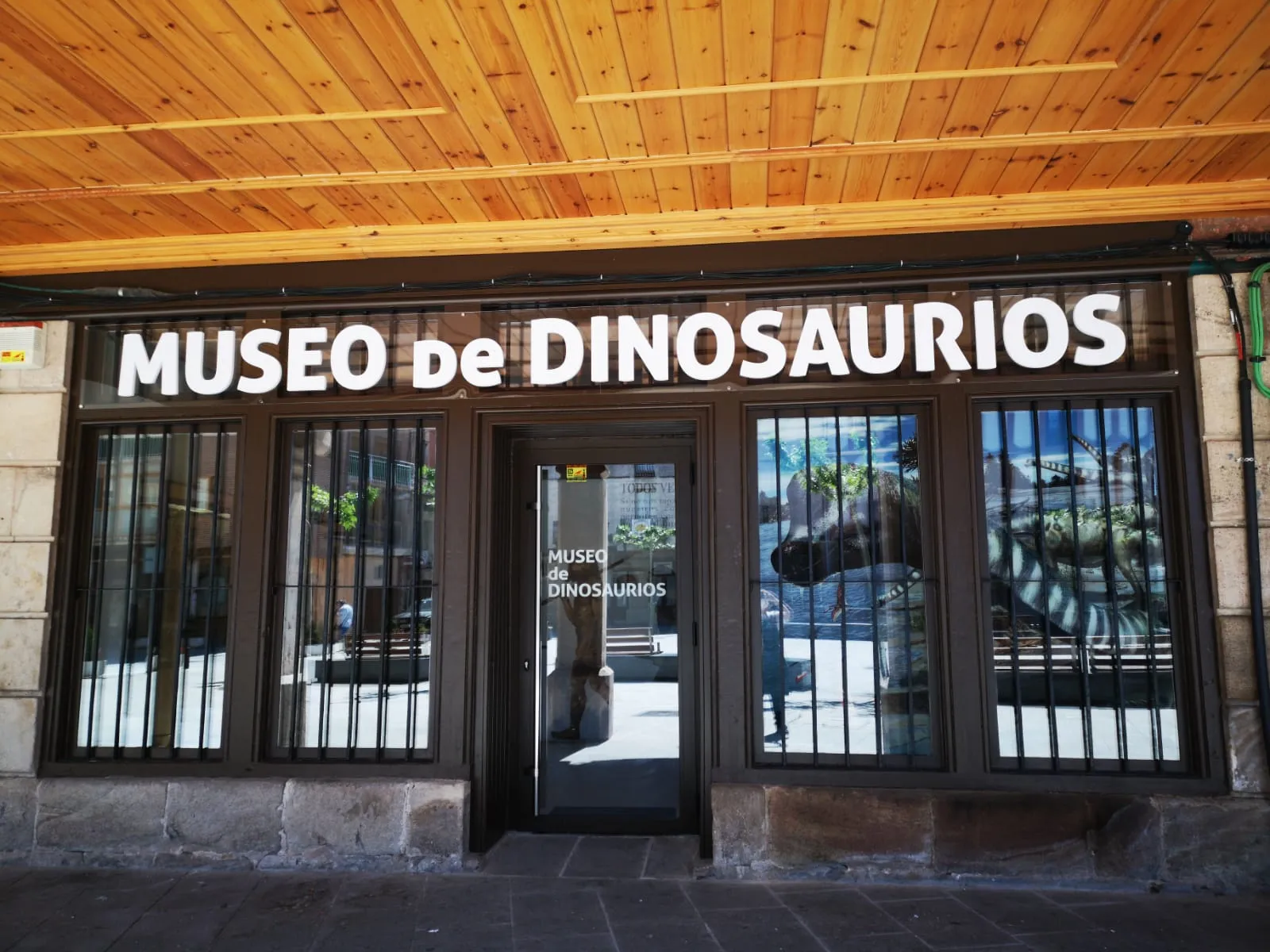 Polémica entre PP y PSOE por el Museo de los Dinosaurios de Salas