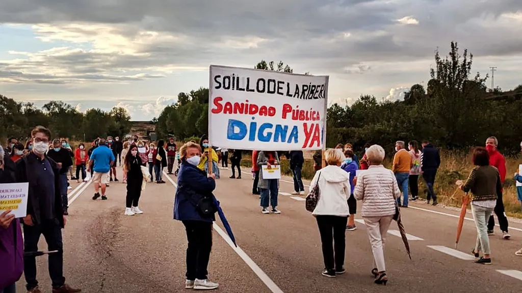 Consultorios sin médicos, consultas telefónicas sin respuesta y años de dejadez: los pueblos de la España Vaciada se manifiestan por la sanidad rural