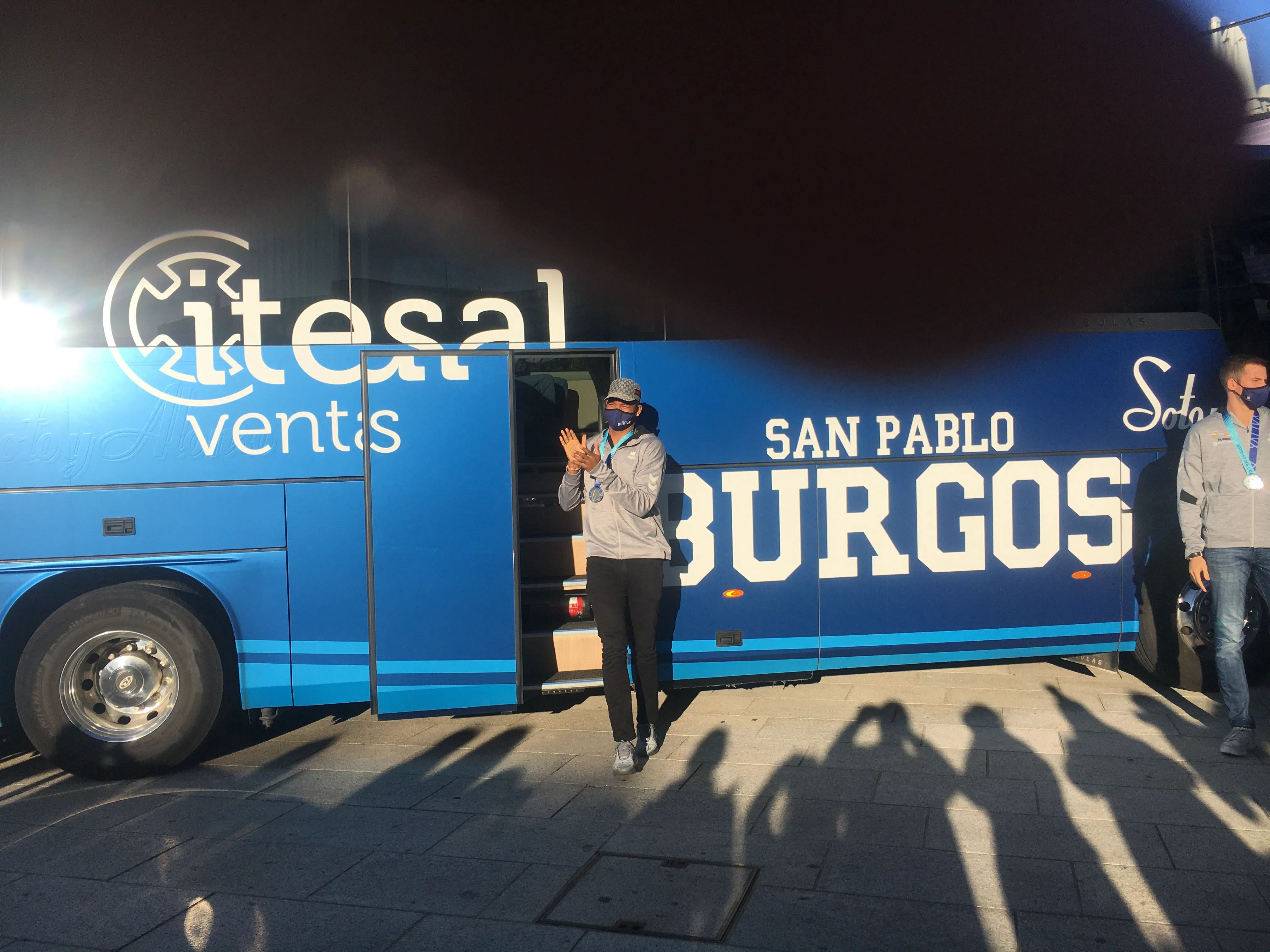 Foto 3 - Baloncesto Burgos: El Cid se pone su equipaci&oacute;n para recibir a los campeones de Europa