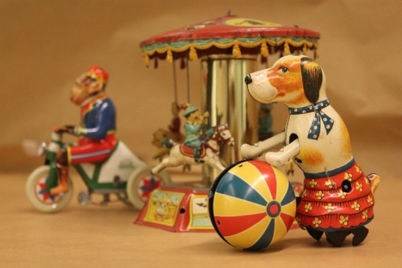 Cruz Roja Juventud en Burgos pone en marcha dos exposiciones en la capital para que la sociedad conozca la campaña ‘Juguete Educativo’