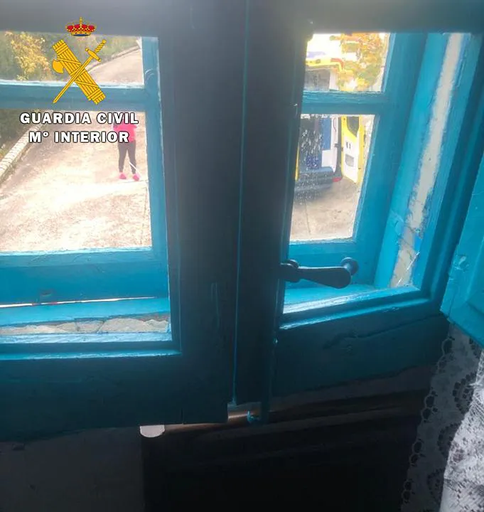 La Guardia Civil auxilia a una persona en su domicilio de La Bureba