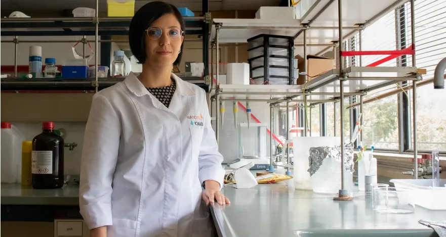 La experta en materiales que quiere hacer más eficaz y asequible la inmunoterapia contra el cáncer
