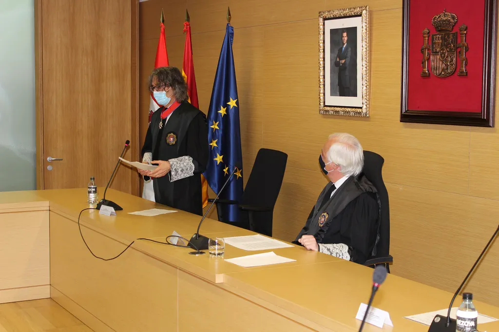 Santiago Mena toma posesión como Fiscal Superior de Castilla y León