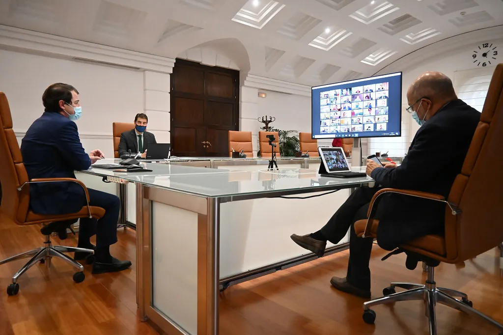 COVID-19 Burgos: Mañueco anuncia a alcaldes y presidentes de Diputación que la Junta generalizará los test de antígenos