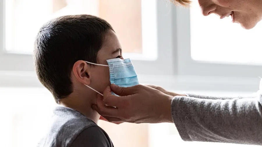 Los geles hidroalcohólicos y las mascarillas pueden agravar los síntomas de dermatitis atópica en niños