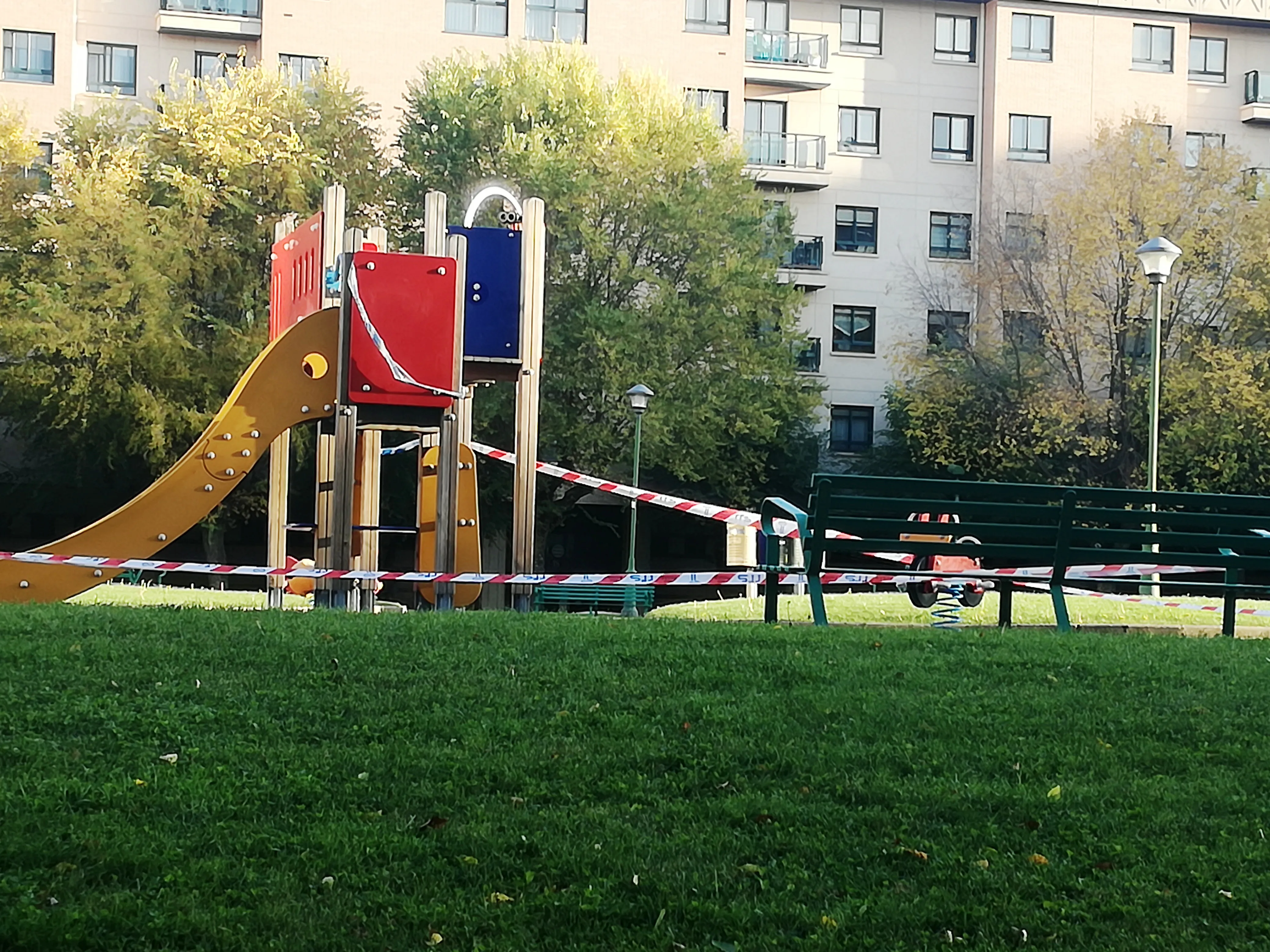 COVID-19 Burgos: El Ayuntamiento de Burgos estudia volver a abrir los parques infantiles si se elimina el sinsentido de obligar a una limpieza diaria