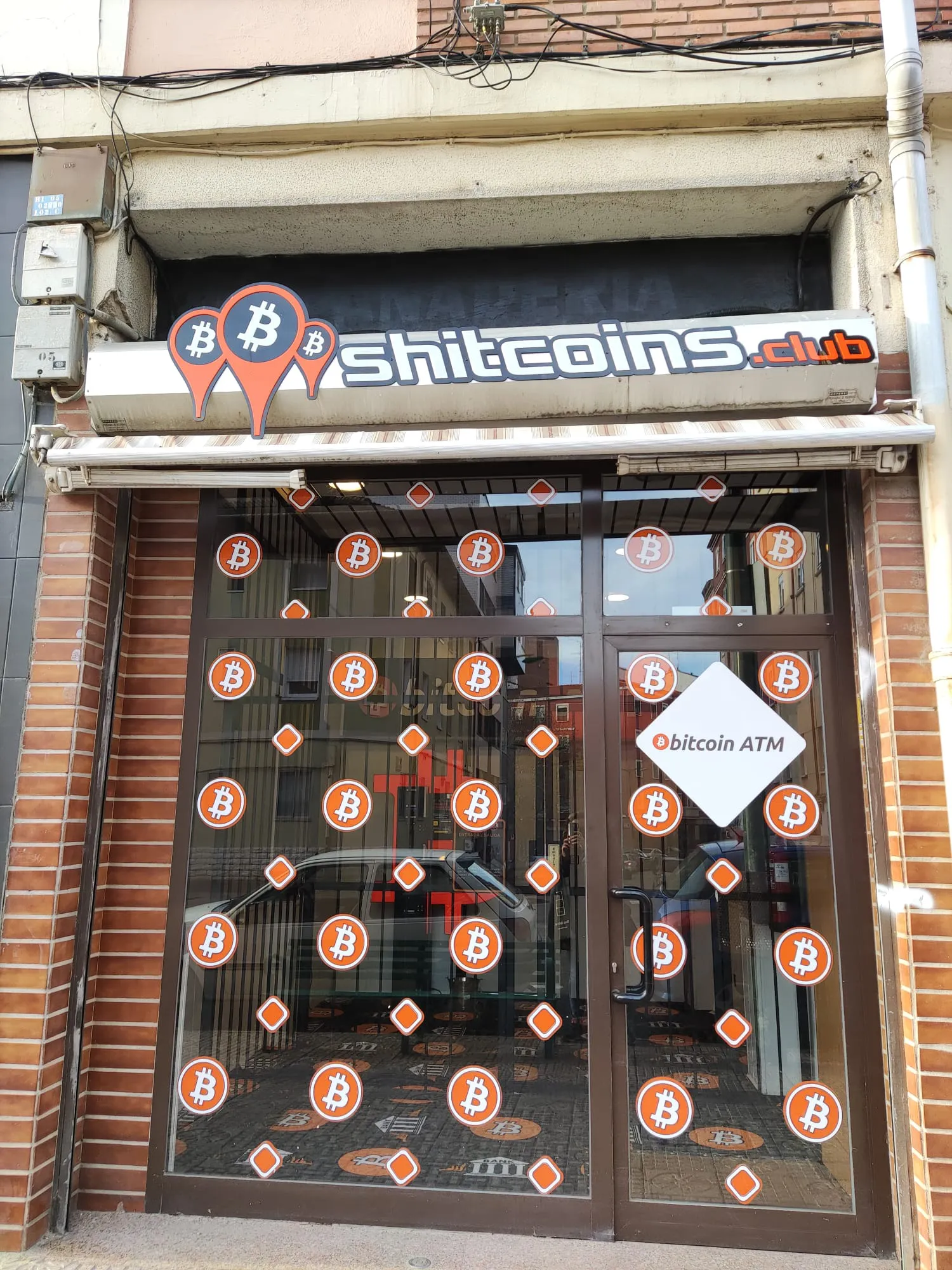 Burgos a la vanguardia: instalan en la ciudad cajeros de Bitcoin