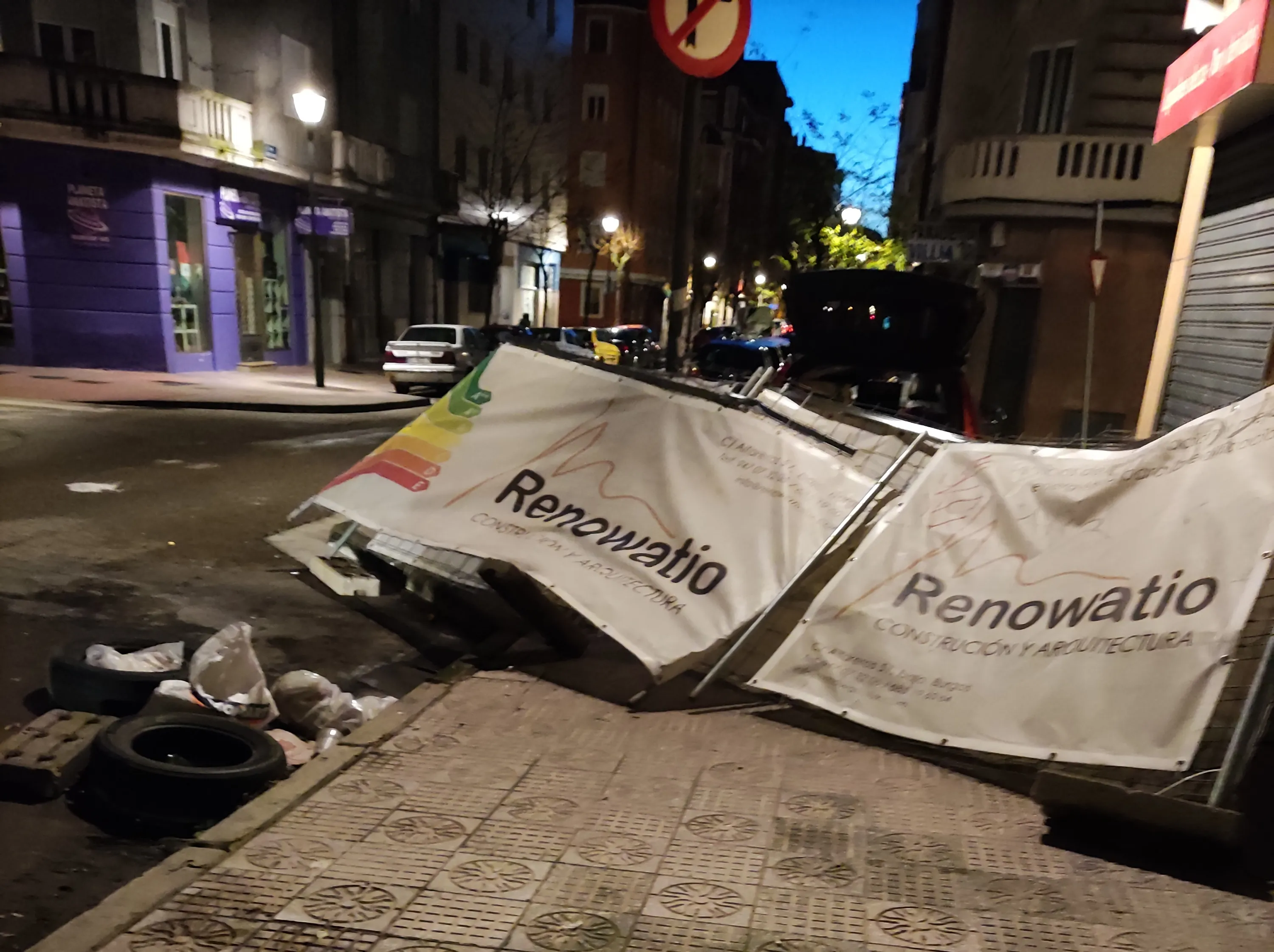 El viento vuelve a hacer de las suyas en la capital burgalesa