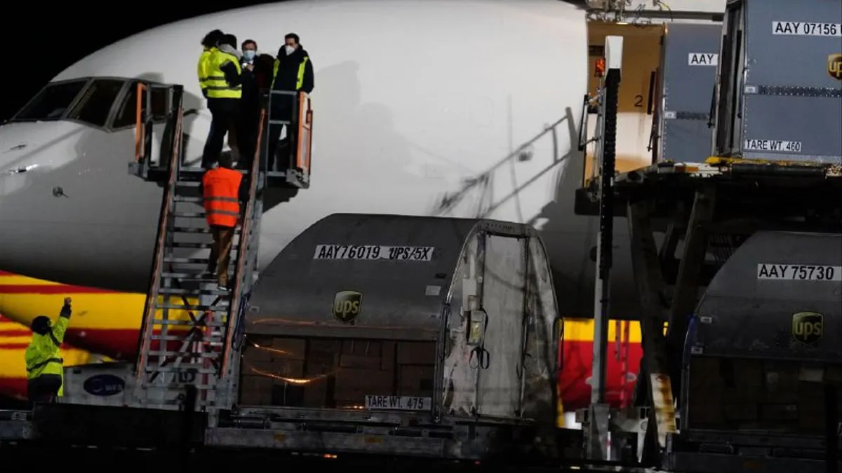COVID-19 Burgos: Las vacunas destinadas a Castilla y León llegan al aeropuerto de Vitoria