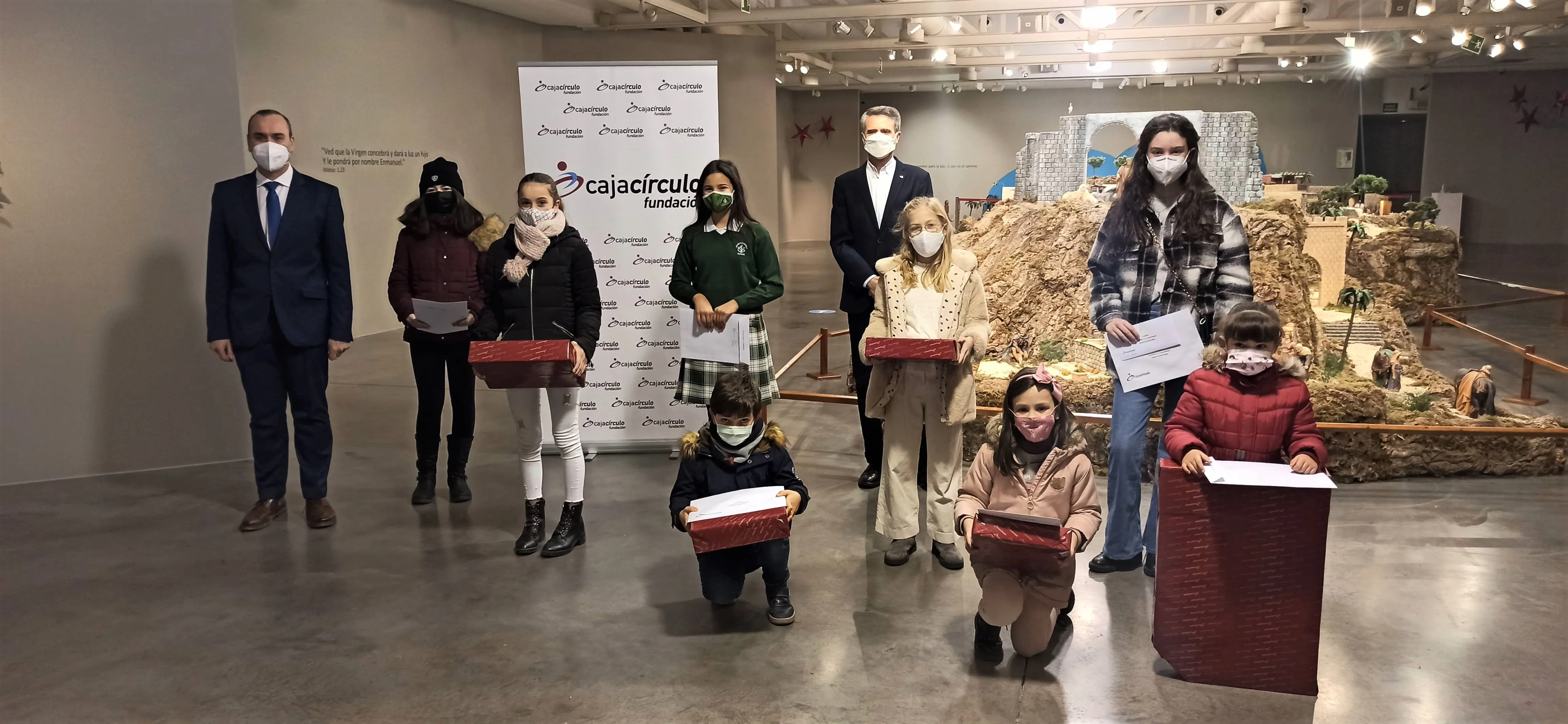 Alrededor de 6.000 niños y jóvenes participan en los concursos de poesía y tarjetas de navidad 2020 de la Fundación Cajacírculo