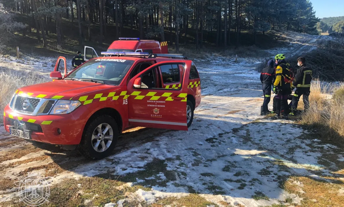 Los bomberos auxilian a una ciclista herida en Cardeñajimeno
