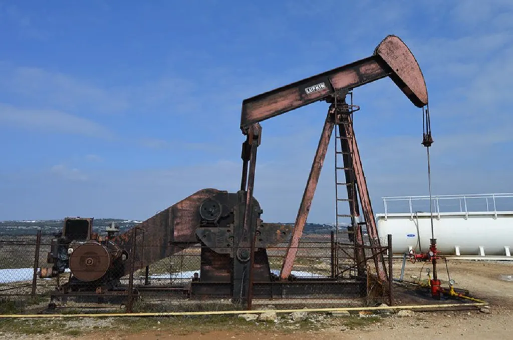 El PCAS-TC solicita al Procurador del Común mantener los pozos petrolíferos de La Lora