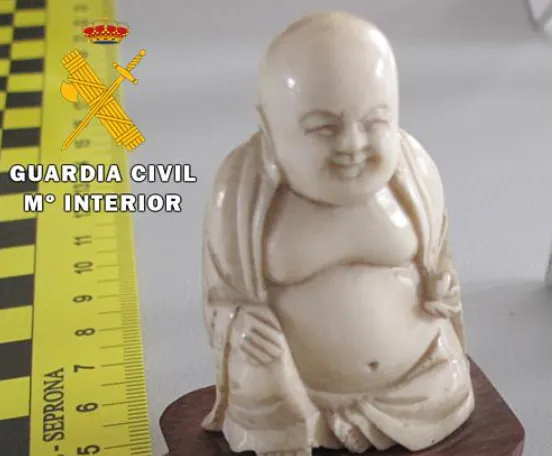 La Guardia Civil investiga a dos burgaleses por comercio ilegal de piezas de marfil