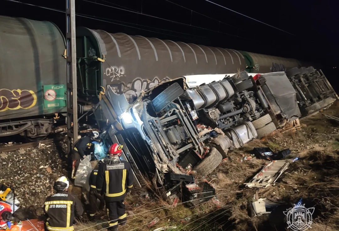 Herido el conductor de un camión que se ha salido de la vía en la AP-1